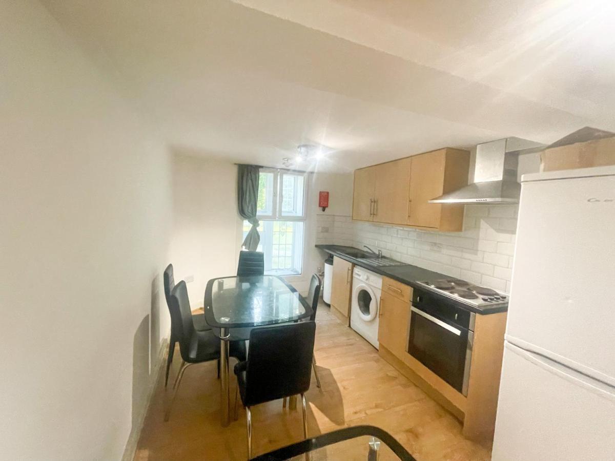 96 Uxbridge Road Apartments London Eksteriør billede